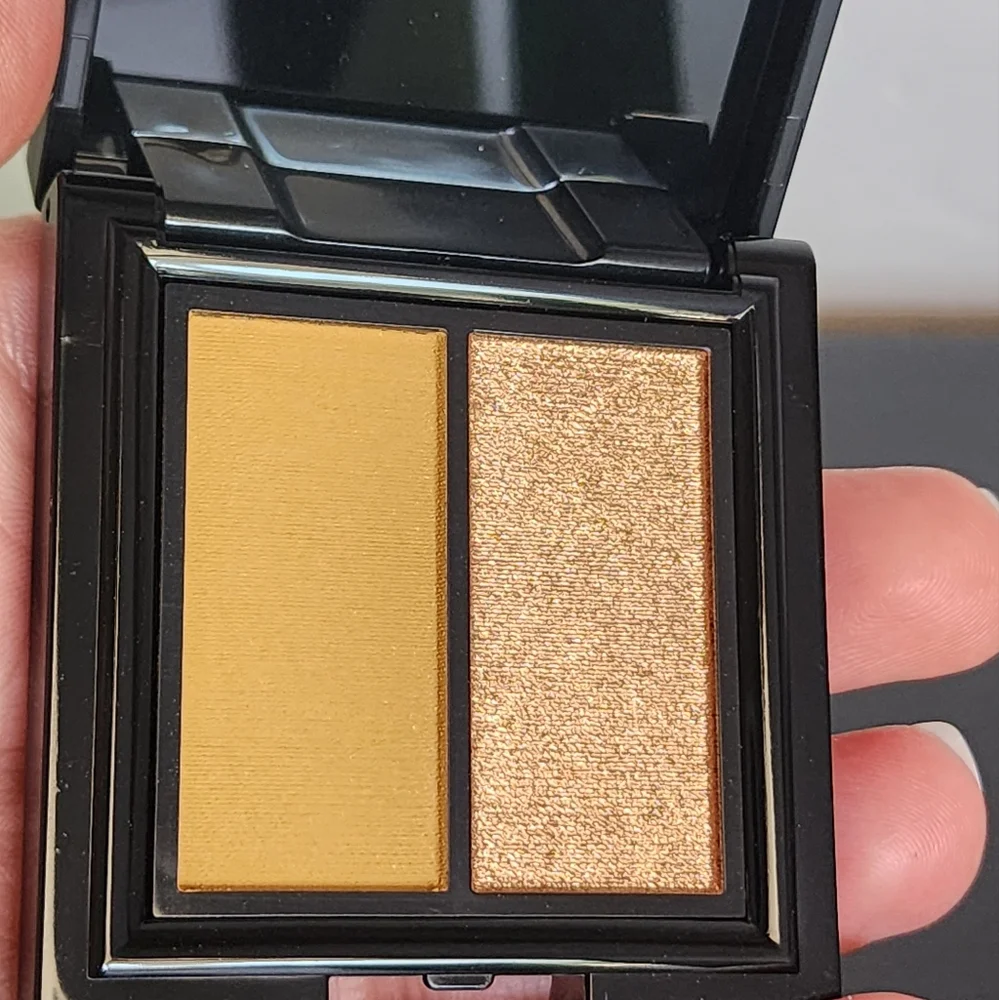 Eleman Beauty Up In Smoke and Sierra Eyeshadow Duo‎ Size .07 Oz